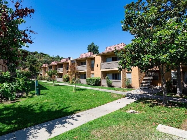Building Photo - Spacious 2 BD/2BA, condo available for rent now in SDSU Area!