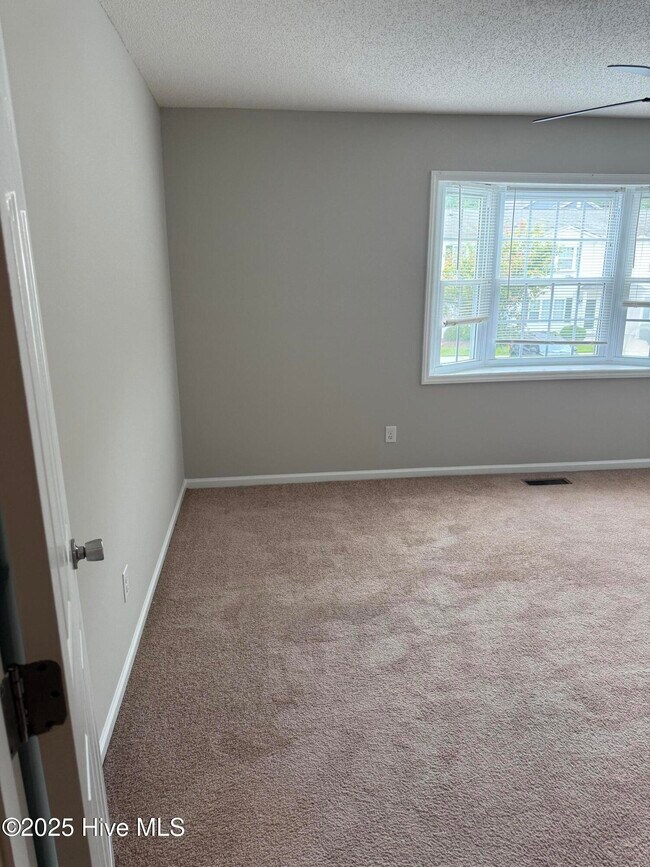 Building Photo - 1222 Cross Creek Cir