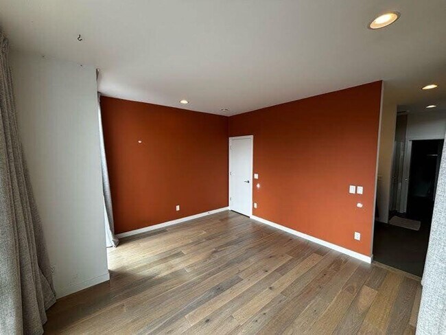 Building Photo - Modern Tri-Story in the heart of Capitol Hill