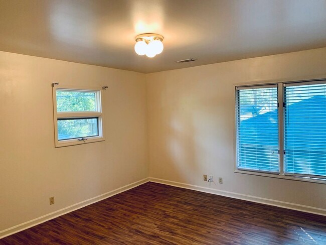 Building Photo - 1243 Cherokee Road- Carriage House (Highla...