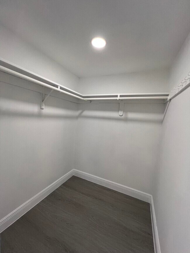 Building Photo - 10821 N Military Trl