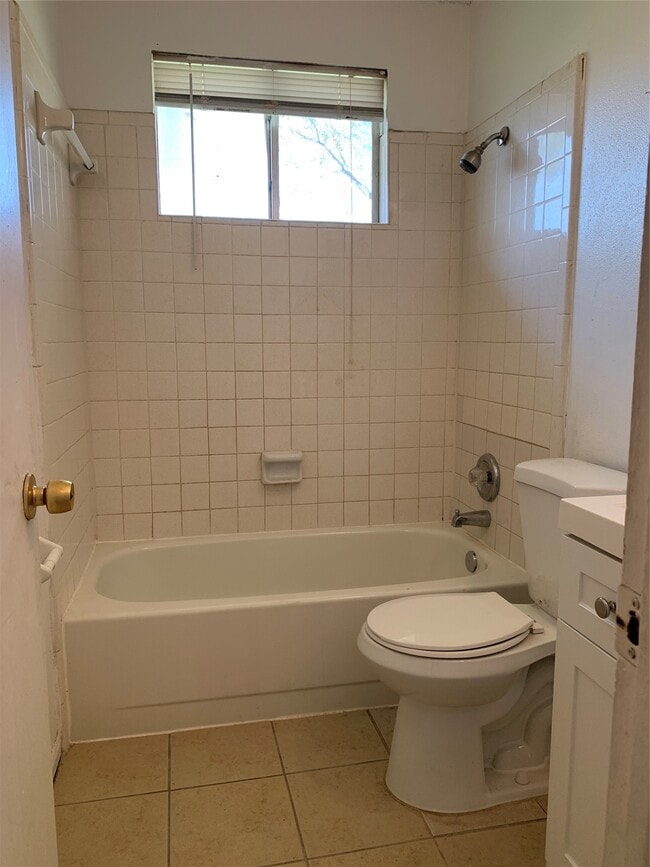 Building Photo - 7026 Rockergate Dr