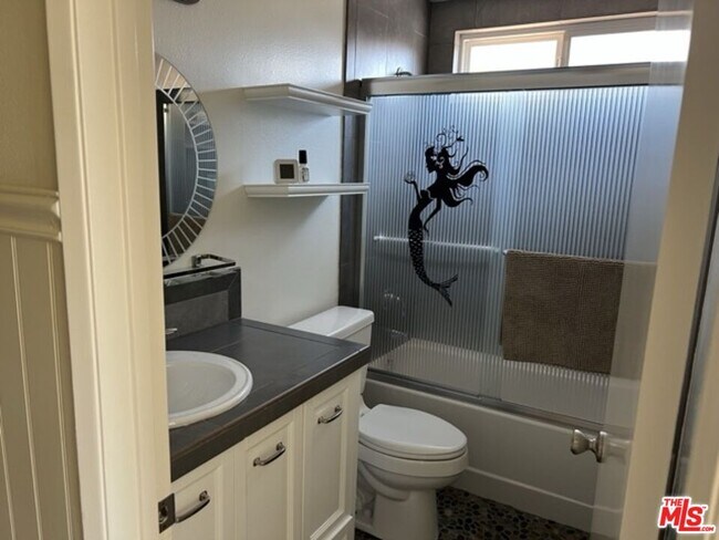 Building Photo - 729 Kenmore Cir