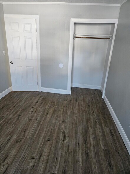 Building Photo - 414 Front St