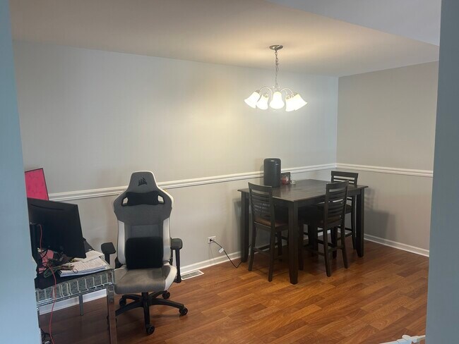 Building Photo - 1218 Ballantrae Pl