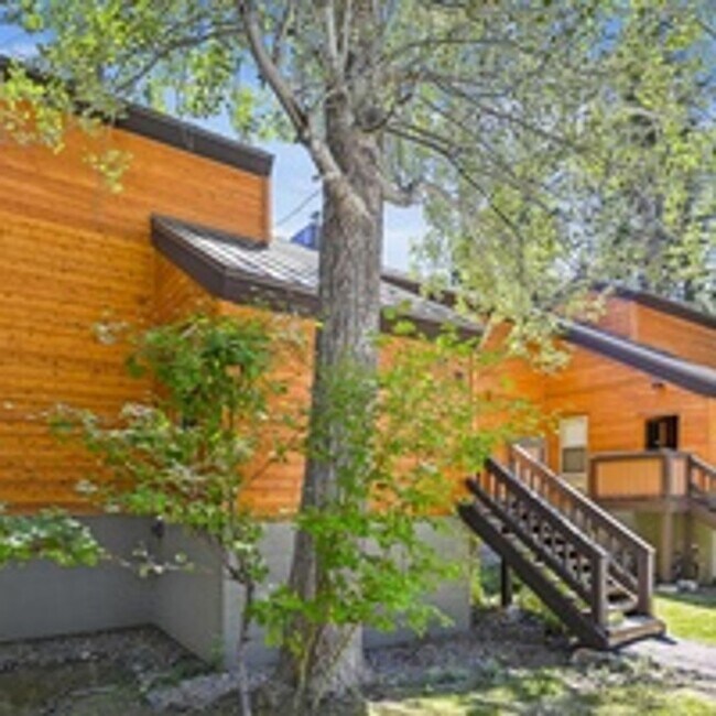 Building Photo - The Villas Ski Lease