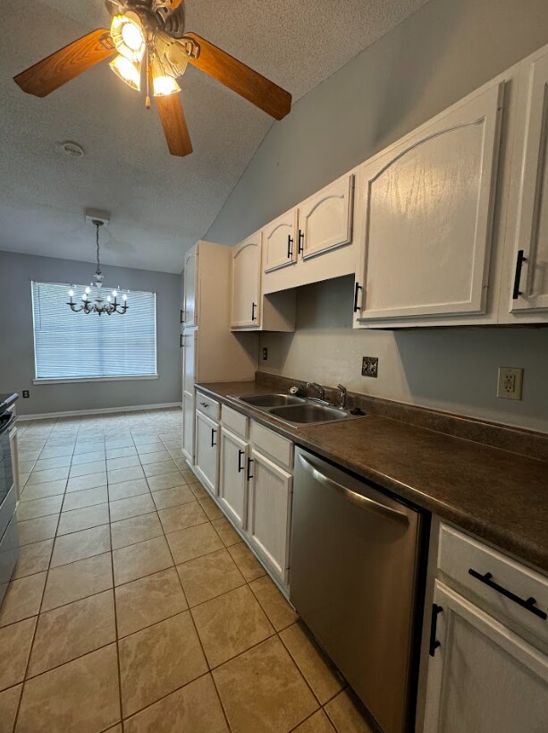 Building Photo - 3-Bedroom, 2-Bath Home in Sought-After Community