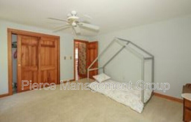 Building Photo - 32 Morse Cir