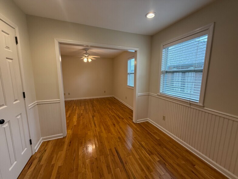 Sitting Area - 2808 10th Ct S
