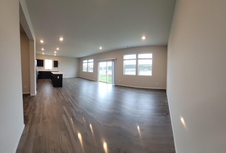 Building Photo - 1152 SW Pendleton Way