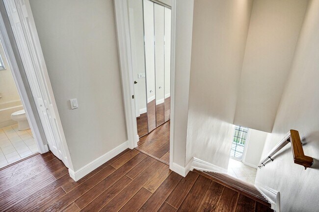 Building Photo - 1252 Piazza Antinori