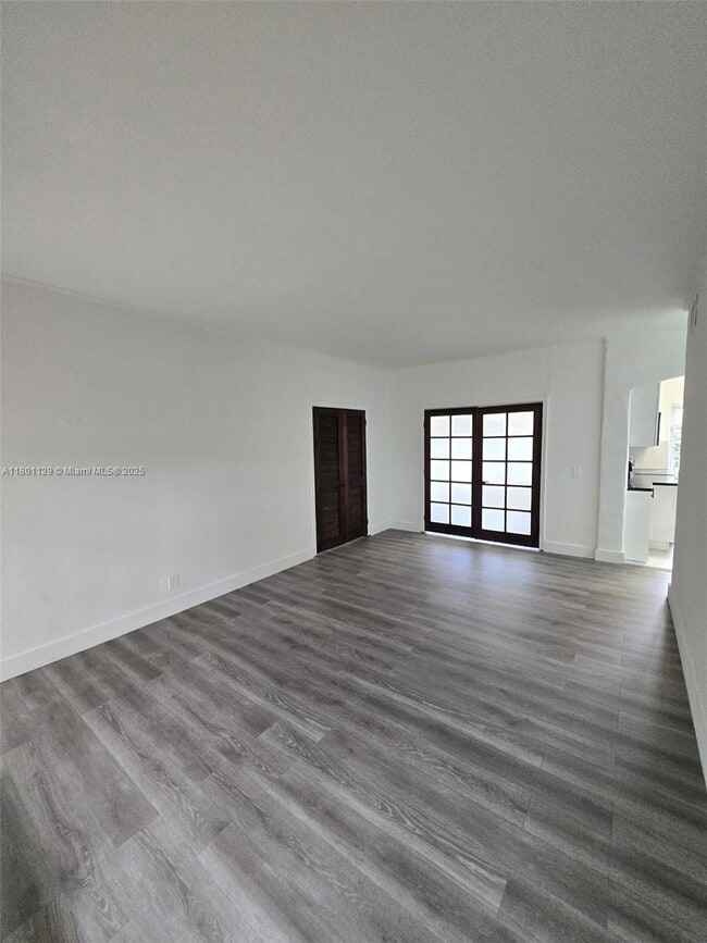 Building Photo - 2131 Calais Dr
