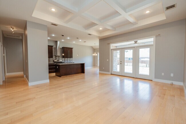 Building Photo - 133 Alicia Dr