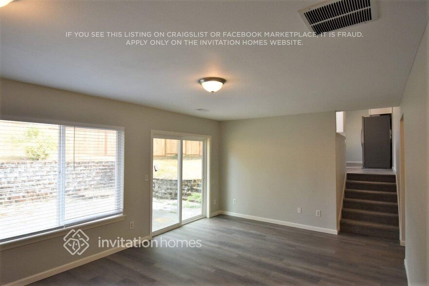 Building Photo - 3700 Arbor Dr SE