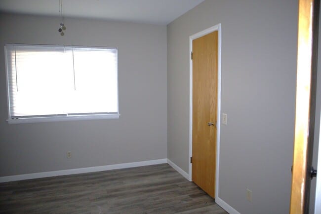 Building Photo - Covered Parking for 3 vehicles!