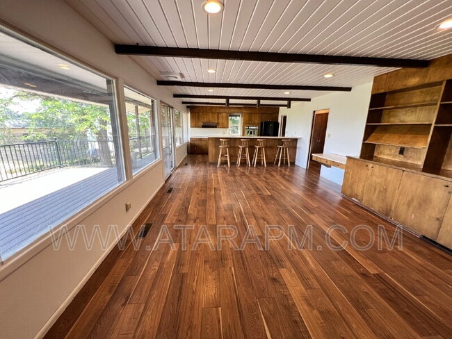 Building Photo - 270 2020 N
