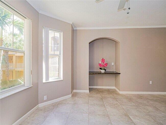 Building Photo - 5045 Fairways Cir