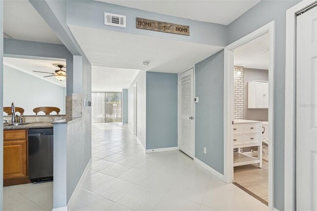 Building Photo - 2051 Skimmer Ct