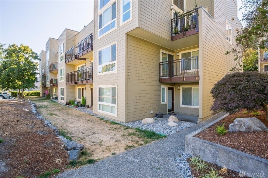 Building Photo - 5834 NE 75th St