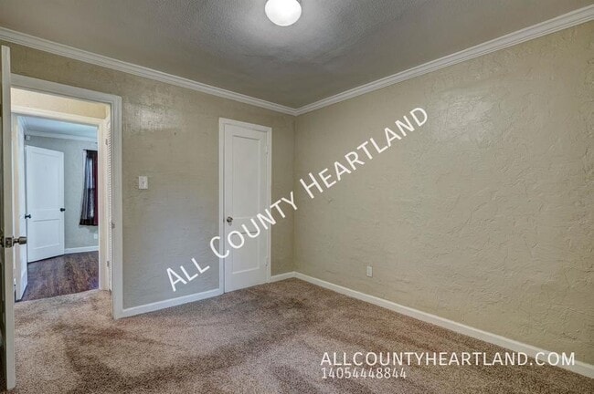 Building Photo - 2128 Hardin Dr