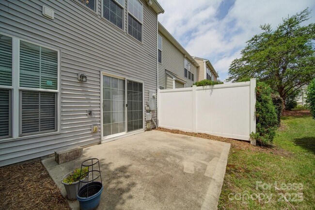Building Photo - 9821 Carson Whitley Ave