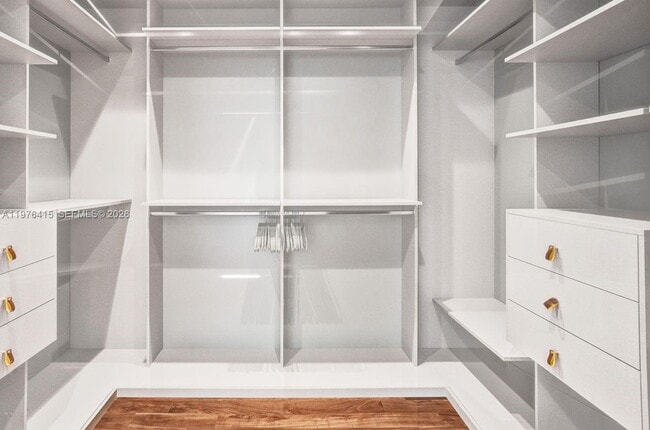 Building Photo - 5735 N Bay Rd