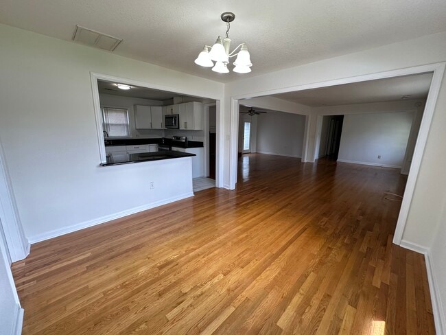 Building Photo - 752 Kempsville Rd