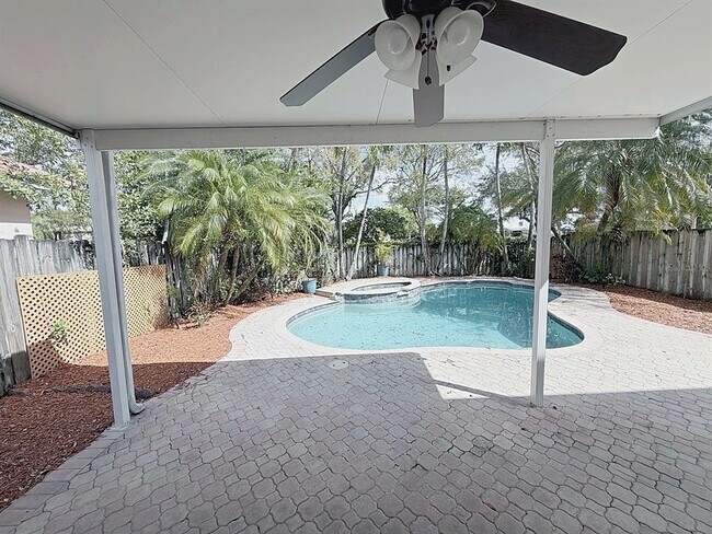 Building Photo - 114 Danielle Ct