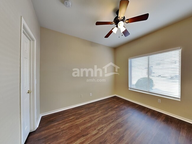 Building Photo - 5321 W Grenadine Rd