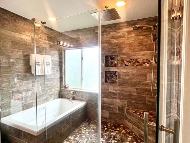 Building Photo - $500 OFF ON FIRST MONTH'S RENT! APPLICATION FEE WAIVED! 4 Beds, 3 Baths & Unbeatable Location — Y...