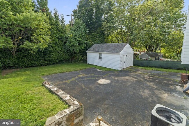 Building Photo - 33 Rosedale Rd