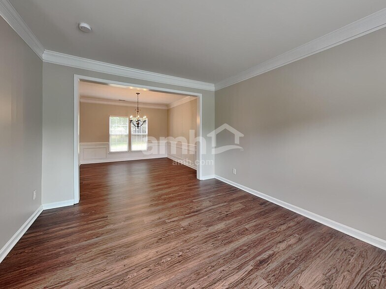 Building Photo - 1009 Yarrow St