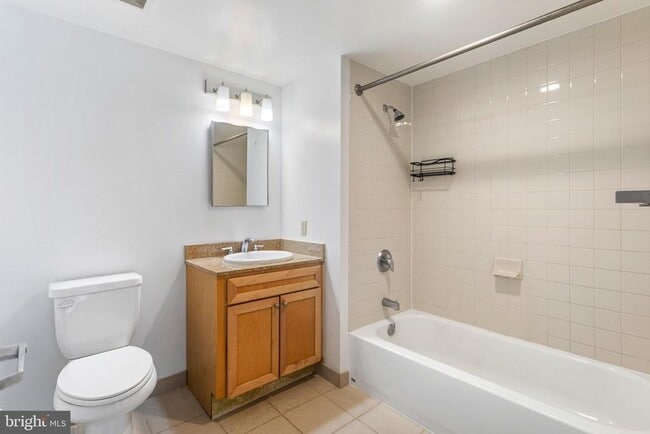Building Photo - 1150 K St NW