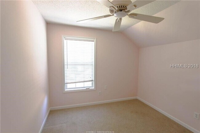 Building Photo - Bluffton - Lake Linden