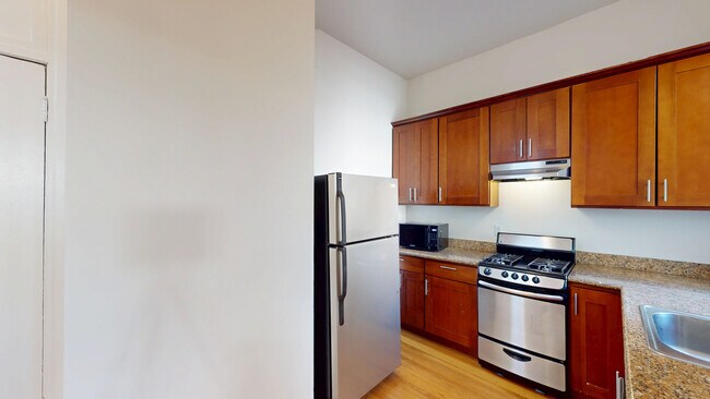 Building Photo - 1560 Sacramento St