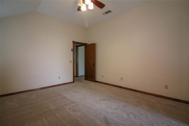 Building Photo - 13000 S Robinson Ave