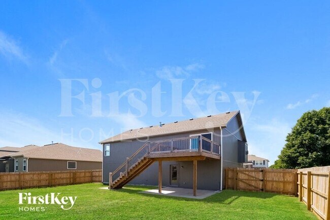 Building Photo - 811 S Sunset Ln