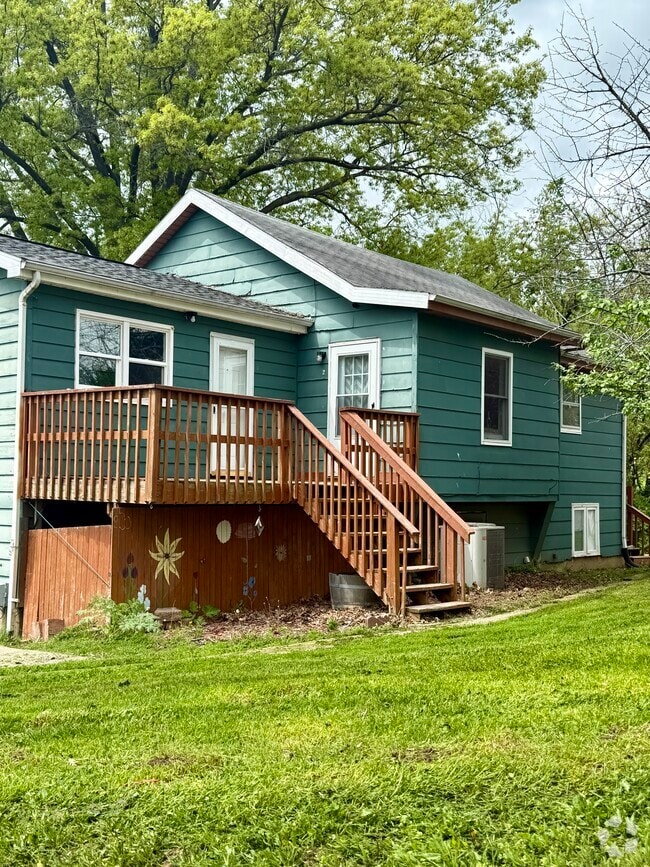 Building Photo - 10 Suncrest Ter