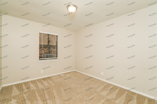 Building Photo - 7408 S Gum Ave