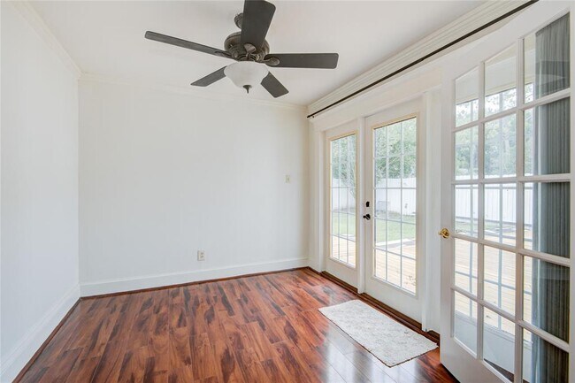 Building Photo - 2503 Lively Ln