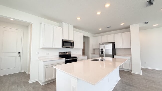 Building Photo - 6039 Oracle Ct