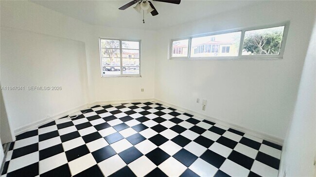 Building Photo - 1701 NE Miami Gardens Dr