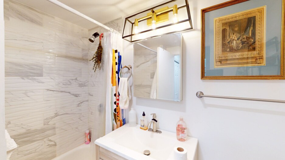 Building Photo - 482 Beacon St