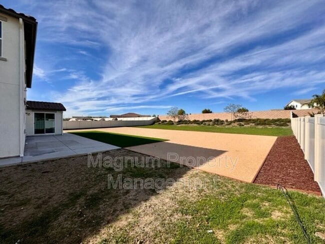 Building Photo - 31310 Reserve Dr