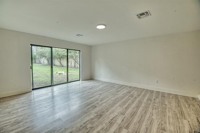 Building Photo - 15626 Whitewater Ln
