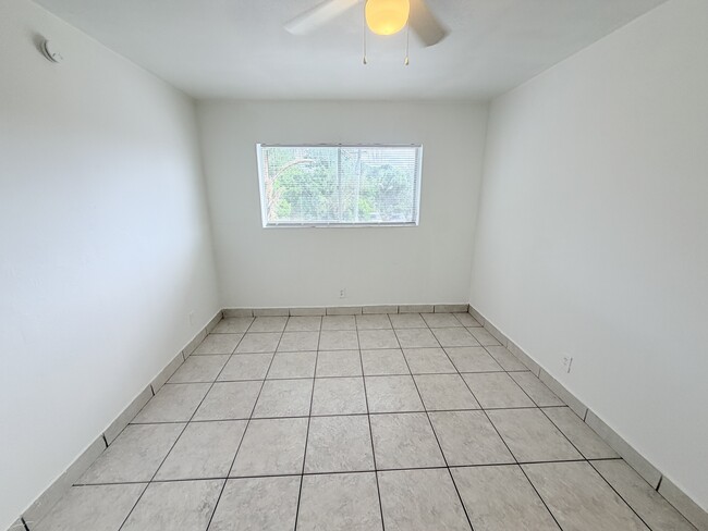 Building Photo - 1829 N A St