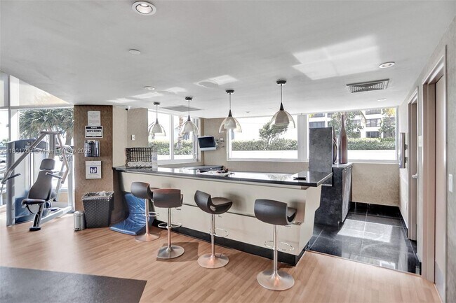 Building Photo - 3101 S Ocean Dr