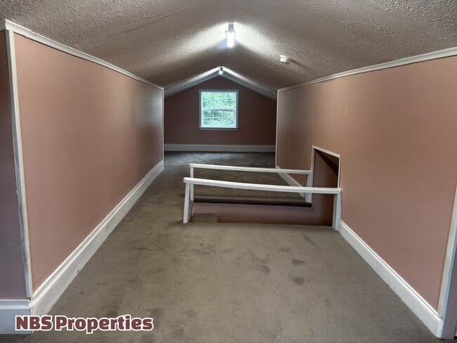 Building Photo - 143 McCully Ln