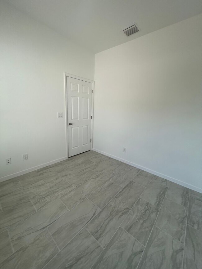 Building Photo - JUST BUILT! Spacious 4Bd /2Ba /2CG Single Family Home