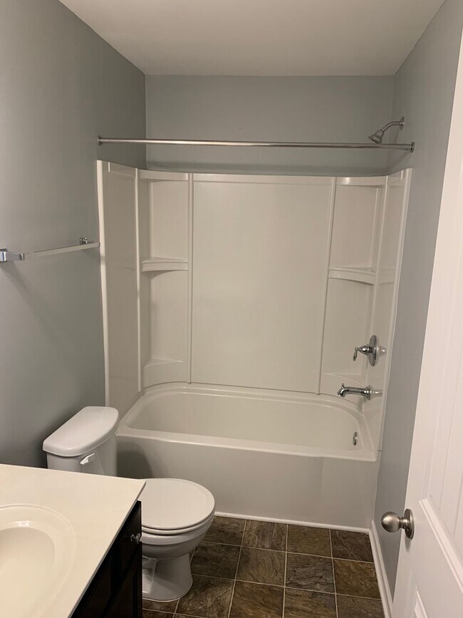 Building Photo - Traemoor Village Townhome